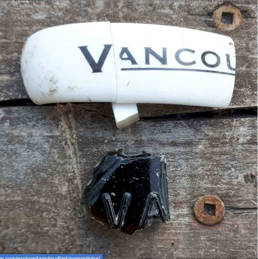 Instagram / Sally Ito
Mudlarking 168: Two VAs in one mudlarking adventure. What are the odds?
