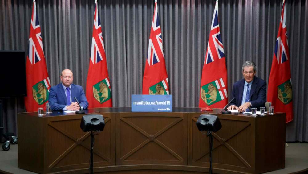 MIKE DEAL / WINNIPEG FREE PRESS FILES
MIKE DEAL / WINNIPEG FREE PRESS FILES
Dr. Brent Roussin, left, and Premier Brian Pallister.