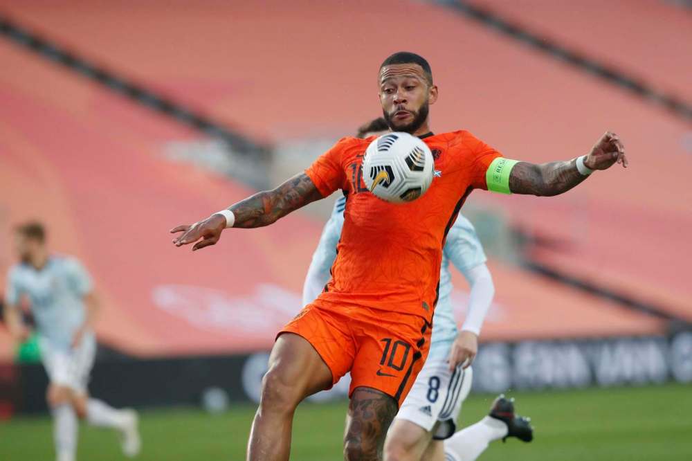 Miguel Morenatti / The Associated Press files
Netherlands' Memphis Depay controls the ball during the international friendly soccer match between the Netherlands and Scotland at the Algarve stadium outside Faro, Portugal, June 2.