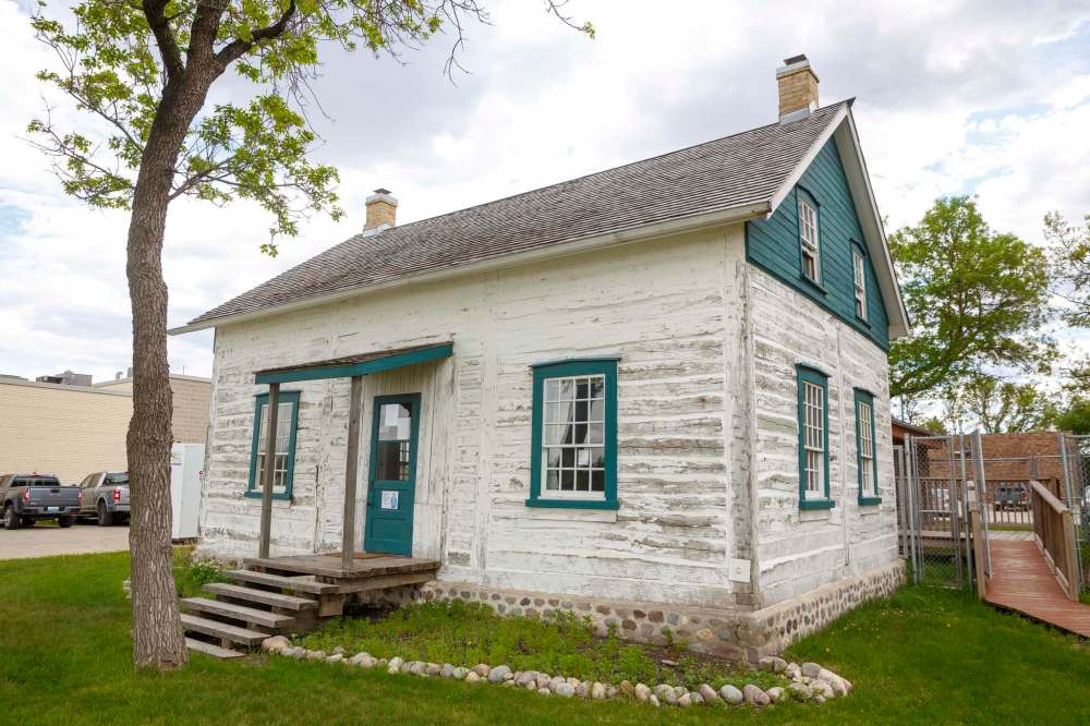 The Brown House. (Mike Deal / Winnipeg Free Press)