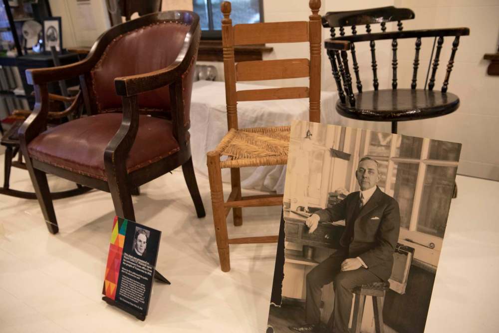 First Transcona mayor Colin J.E. Maxwell’s council chamber chair. (Alex Lupul / WInnipeg Free Press)