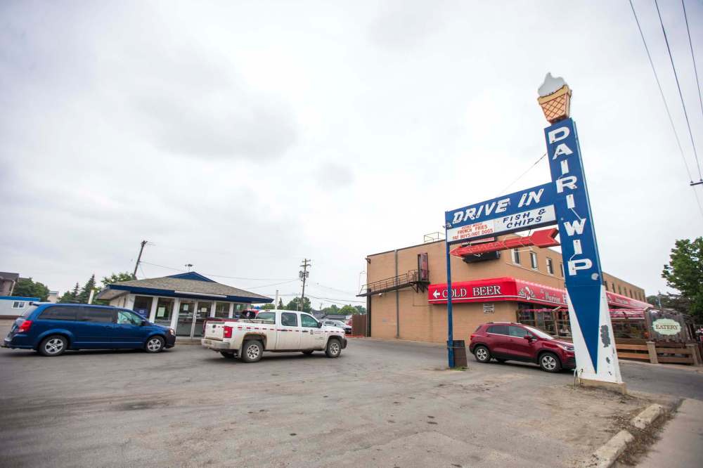 The current Dairi-Wip Drive building and neon sign went up in 1968. (Mikaela MacKenzie / Winnipeg Free Press)