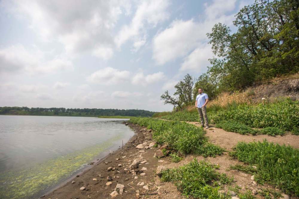 MIKAELA MACKENZIE / WINNIPEG FREE PRESS
Mayor Brandon Burley at Lake Minnewasta which supplies the town of Morden with water.