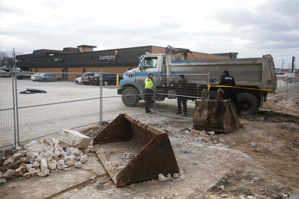 JOHN WOODS / WINNIPEG FREE PRESS.FILES
Since the accident, Bulldog Demolition has changed its practices so that construction vehicles in such situations are guided by two flag people on either side, company owner Eric Fleury told court.