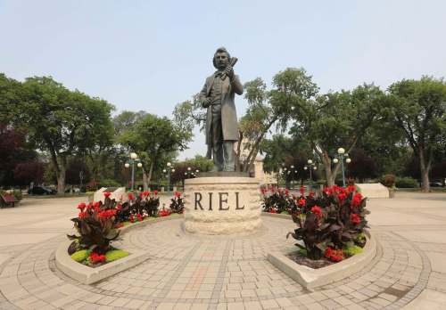 RUTH BONNEVILLE / WINNIPEG FREE PRESS
The Louis Riel monument at the legislature, by Métis artist Miguel Joyal, replaced its controversial predecessor in 1996.