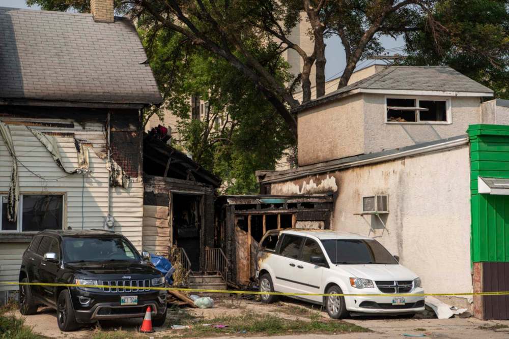 ALEX LUPUL / WINNIPEG FREE PRESS FILES
Jung Ja Shin, 60, died after she was pulled from a fire at the E-Mart convenience store at 157 Scott St., where she lived in a second-storey apartment.