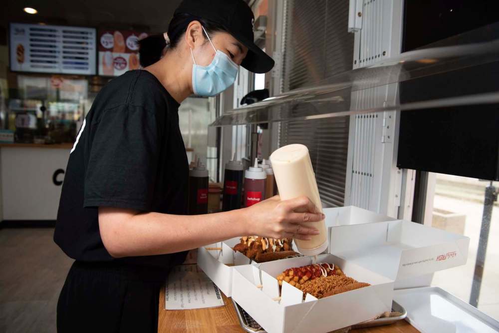 ALEX LUPUL / WINNIPEG FREE PRESS
Jane Khau and her husband Eric Lai applied to open a store last year, just shortly after Chung Chun launched as a brand in 2019.
