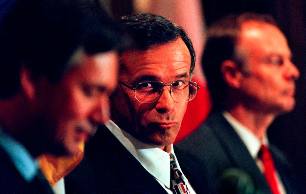 Filmon, flanked by then NDP leader Gary Doer and Liberal leader Jon Gerrard, battled to remain Manitoba’s premier one last time in 1999. (Joe Bryksa/ Winnipeg Free Press files)