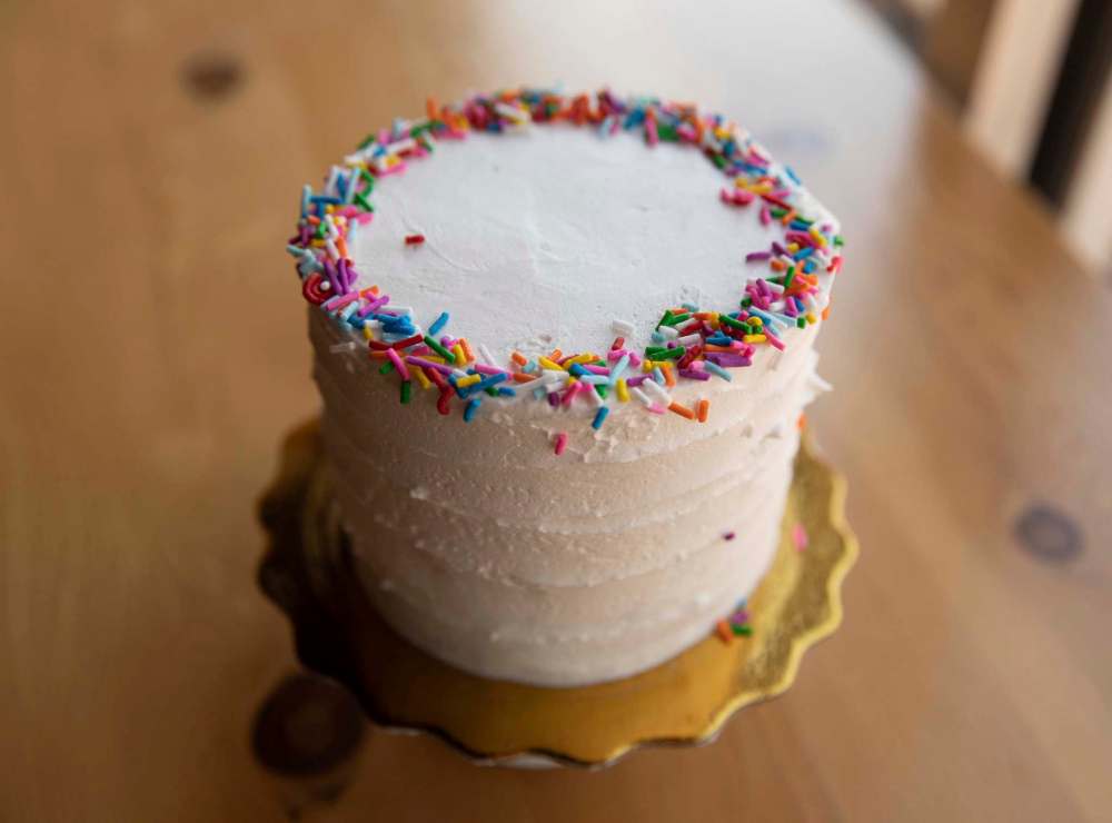 Gluten-free vanilla cake (Jessica Lee / Winnipeg Free Press)