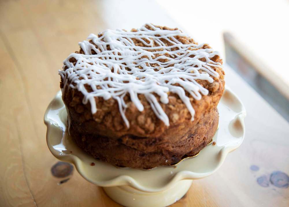 Apple cake (Jessica Lee / Winnipeg Free Press)