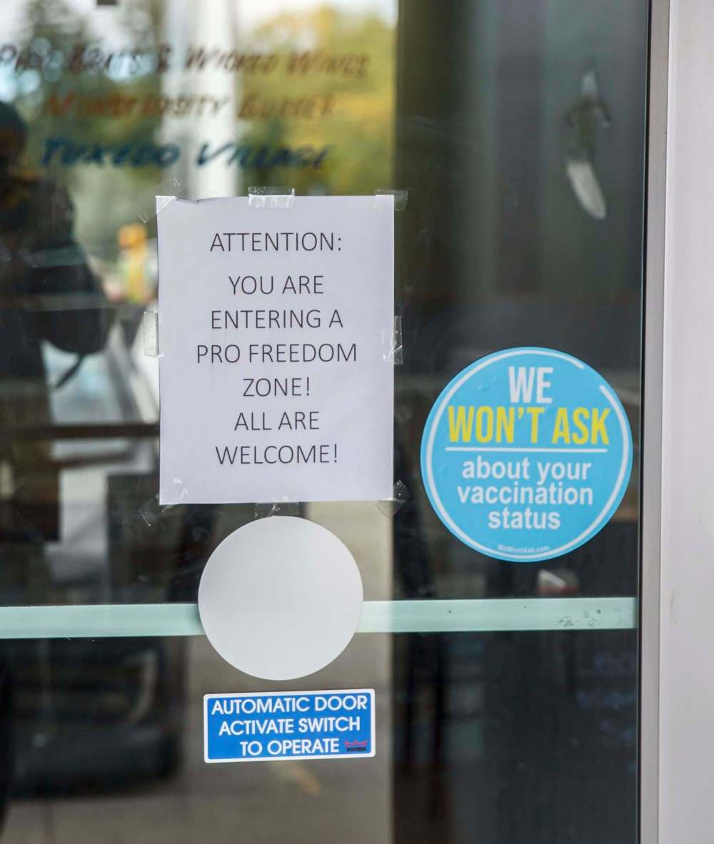 MIKE DEAL / WINNIPEG FREE PRESS
Owners Dave Jones and Paulina Jojnowicz have gone public about being ticketed and their views against the province’s measures to curb COVID-19.