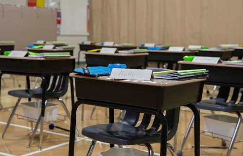 Manitoba's school dashboard, which is updated twice weekly, indicates 19 cases have been reported among staff and students since Sept. 7. (Jessica Lee / Winnipeg Free Press files)