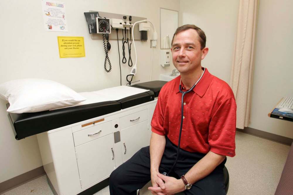 KEN GIGLIOTTI / WINNIPEG FREE PRESS FILES
Winkler's Dr . Eric Lane: “I was getting a sense from many of my colleagues that they were getting quite frustrated with the lack of support from the patients in our community.