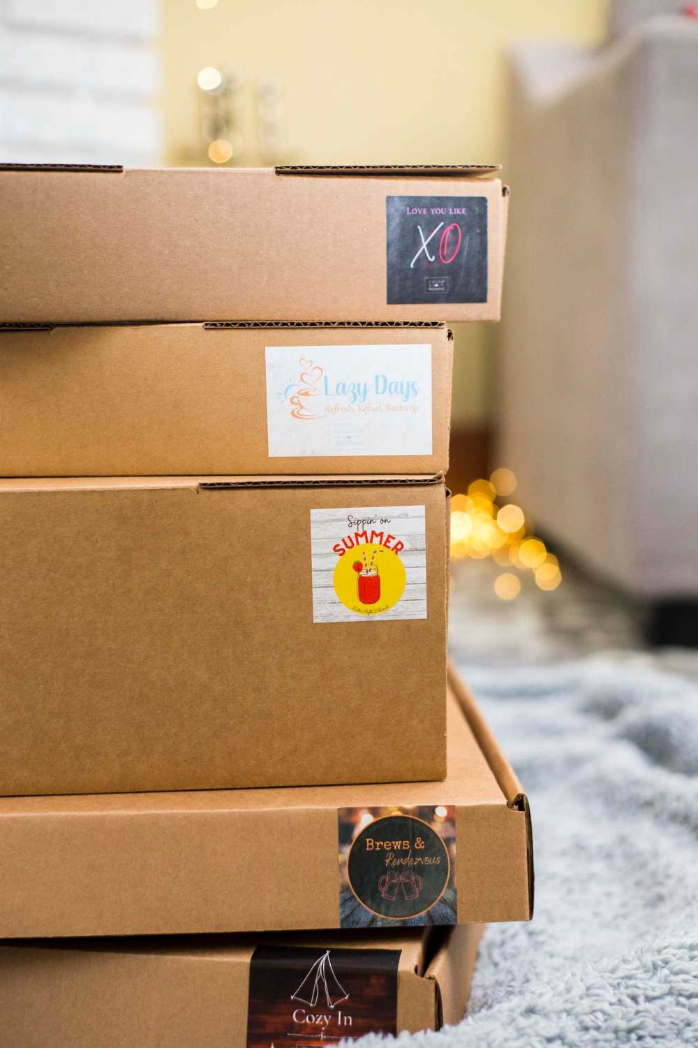 MIKAELA MACKENZIE / WINNIPEG FREE PRESS
Parsons unveils a differently themed box every month, the contents of which she announces on Instagram and through her website.