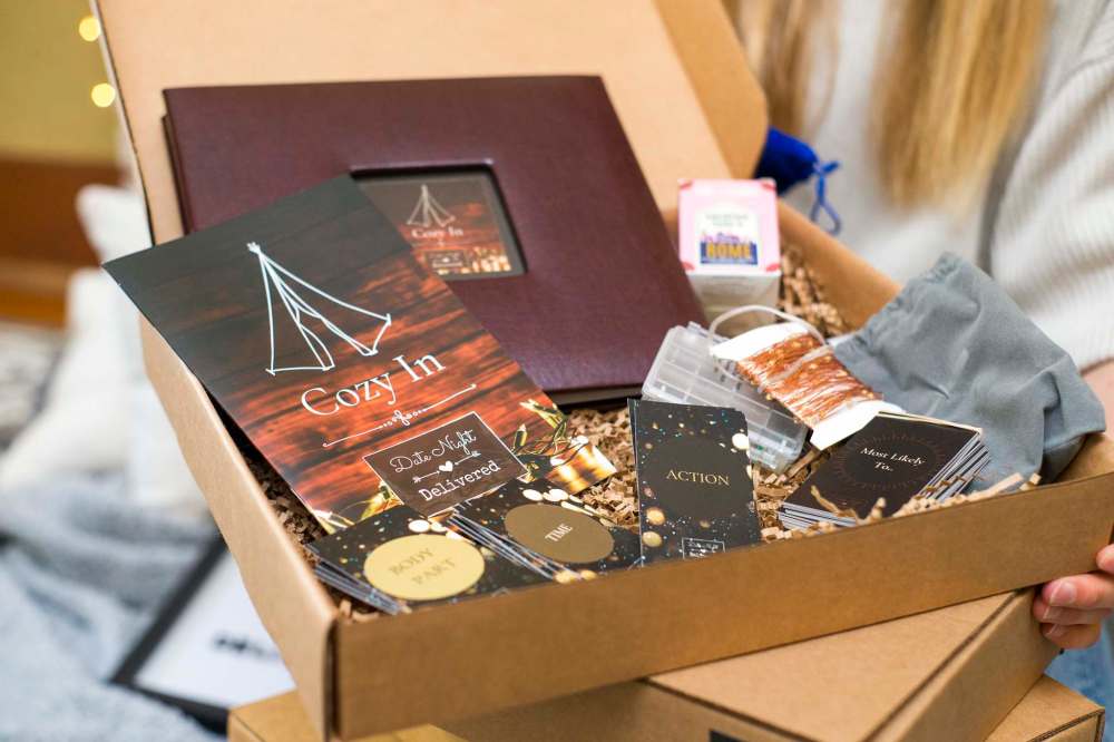 MIKAELA MACKENZIE / WINNIPEG FREE PRESS
Options include standard and deluxe date boxes.