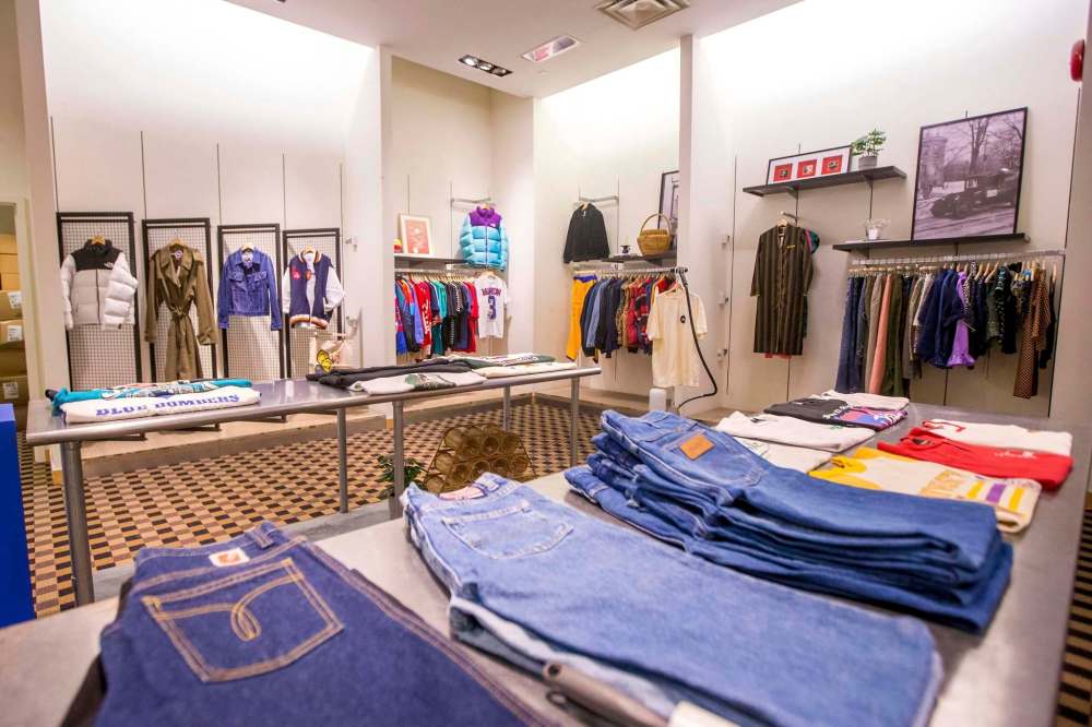 MIKAELA MACKENZIE / WINNIPEG FREE PRESS
Vintage jeans and deadstock Winnipeg Jets crewnecks are not what many would expect to see in the Bay Polo Park. Which is exactly Surplus Market's point.