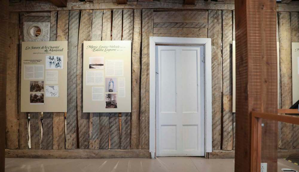 Oak paneling lines the interior of the museum. (Jessica Lee / Winnipeg Free Press)