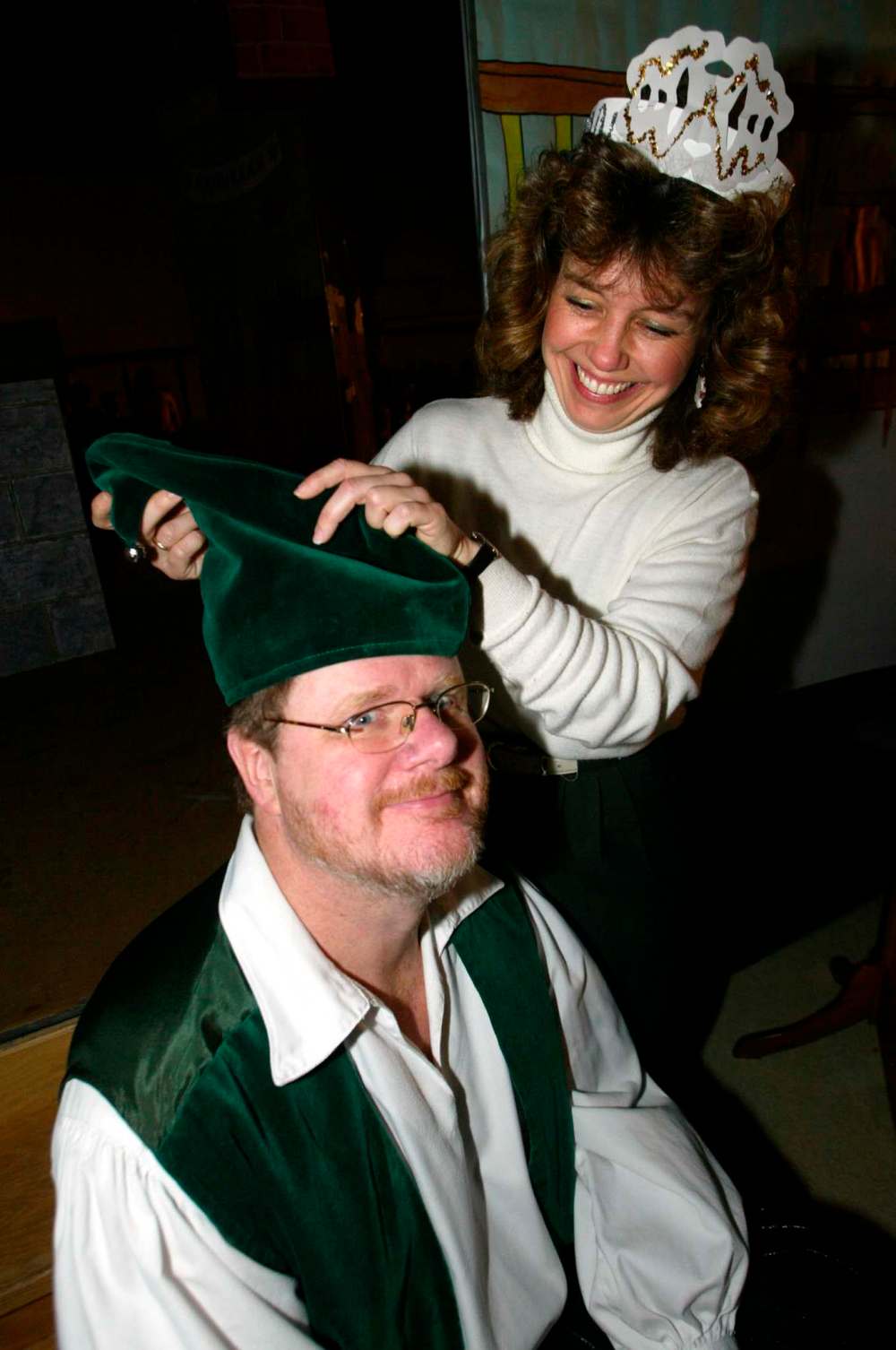 Speirs gets an adjustment from Carpathia Elementary’s Kindergarten teacher Kim Forestell during the school’s Christmas concert in 2005. (Mike Aporius / Winnipeg Free Press files)