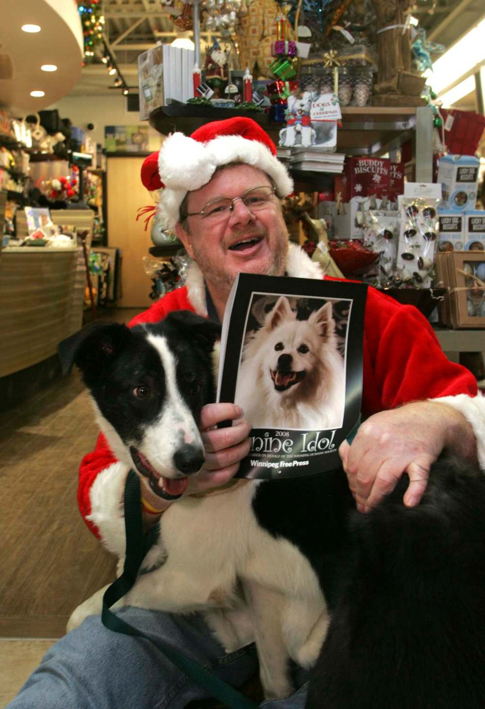 Speirs spent 15 years playing Santa Paws for the Winnipeg Humane Society. (Boris Minkevich / Winnipeg Free Press files)