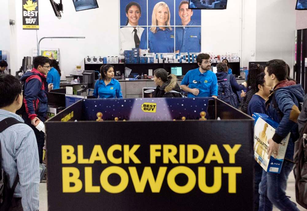 Sixty-one per cent of Canadians plan on shopping the weekend of Black Friday, according to a poll by Shopify, an e-commerce platform (Darren Calabrese / The Canadian Press files)