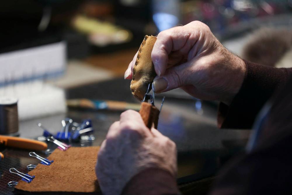 RUTH BONNEVILLE / WINNIPEG FREE PRESS
After working at Winnipeg’s Monarch Wear in the 1970s, Foster was semi-comfortable with a needle and thread, so in the late ’90s he enrolled in a mitt-making course as a stress-relieving pastime.