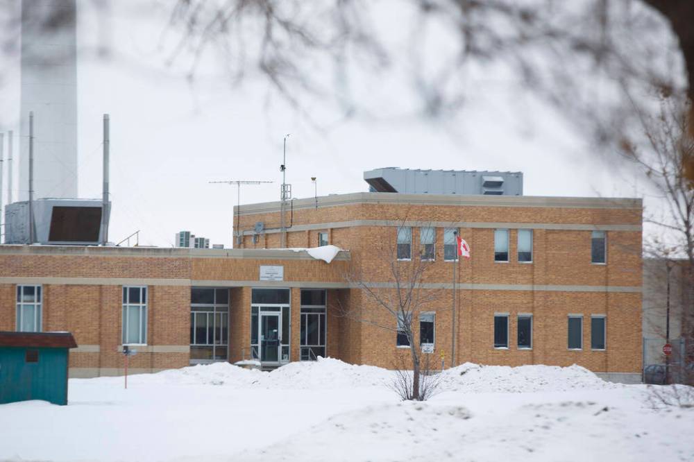 MIKE DEAL / WINNIPEG FREE PRESS FILES
The North End Sewage Treatment Plant, officially known as the North End Water Pollution Control Center at 2230 Main Street in Winnipeg.
