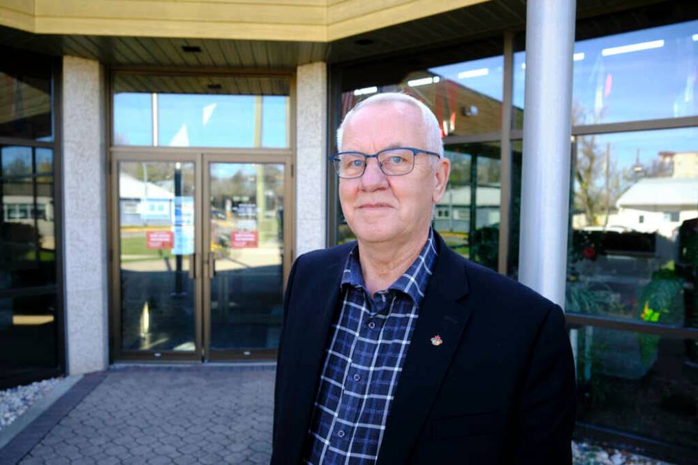MIKE DEAL / WINNIPEG FREE PRESS FILES
Winkler mayor Martin Harder expressed displeasure over some residents using social media to create “division” within the community.