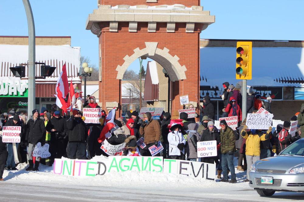 JORDAN ROSS / THE CARILLON
Bitterly cold weather, including a windchill value of -37, didn’t deter the protesters.