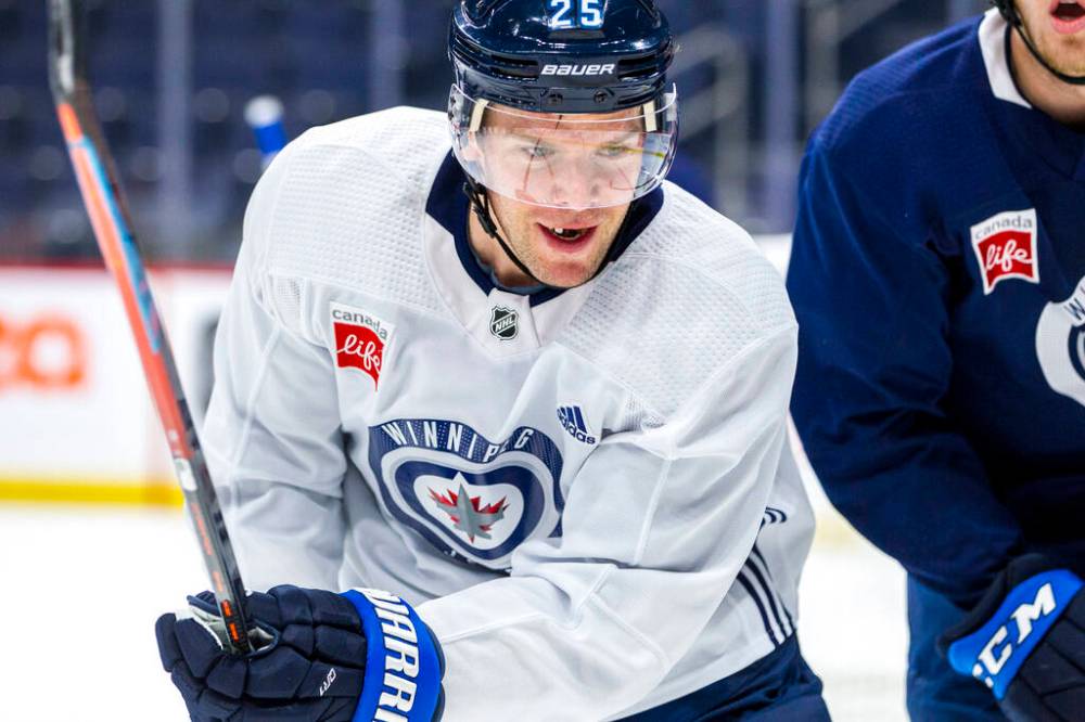Winnipeg Jets forward Paul Stastny recalls hearing some very unpleasant stories as a child about the country his parents emigrated from. (Mikaela MacKenzie / Winnipeg Free Press files)