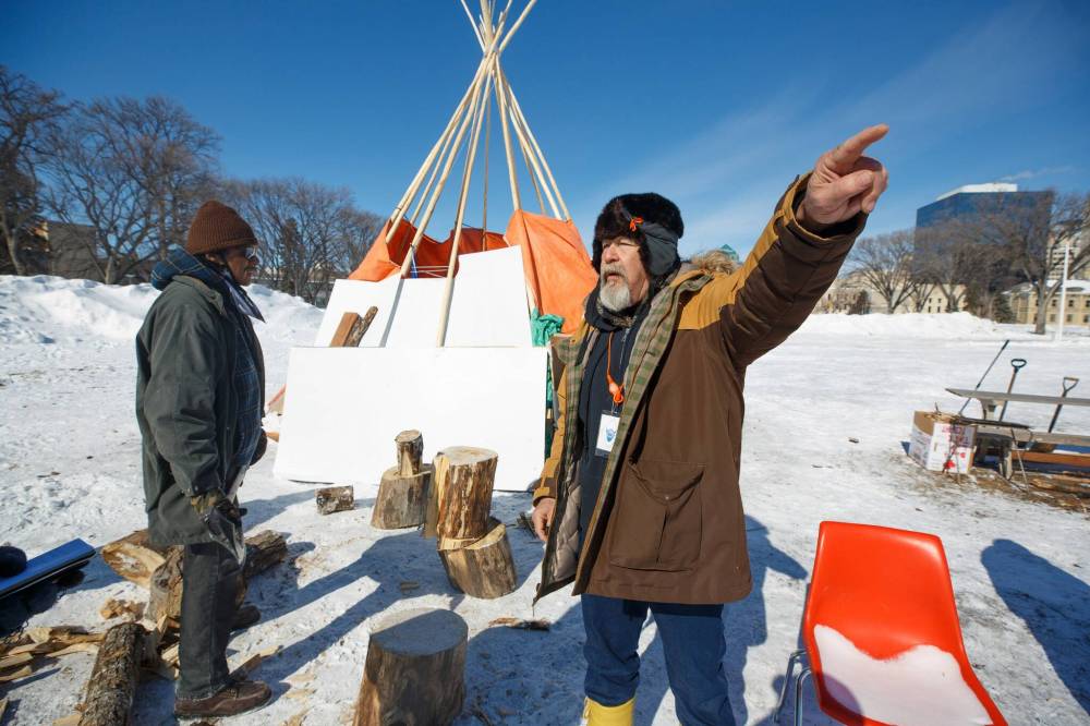 MIKE DEAL / WINNIPEG FREE PRESS
Medicine man Jerome Desilets said his protest centres on Indigenous rights — but mask and vaccination mandates imposed on Indigenous people factored into his decision to demonstrate