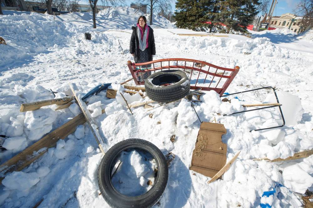 MIKE DEAL / WINNIPEG FREE PRESS
Malahat Paul, a fire keeper, said a security guard restrained her when she tried to enter the camp.