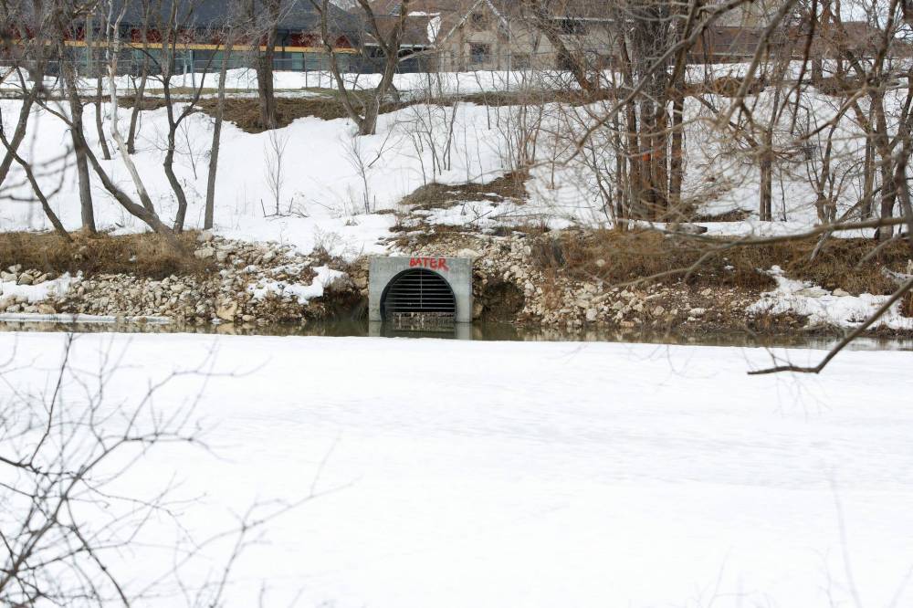 MIKE DEAL / WINNIPEG FREE PRESS
Over 78 million litres of untreated sewage mixed with snowmelt spilled into the Assiniboine River between March 16 and March 25.