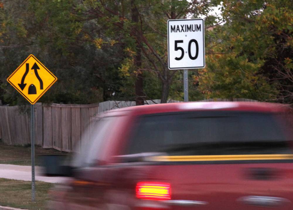 After an extensive debate, city staff pinpointed places where the standard 50 km/h residential speed limit should be reduced. (Phil Hossack / Winnipeg Free Press files)