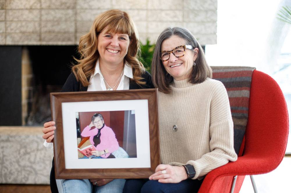 MIKE DEAL / WINNIPEG FREE PRESS
Colleen Barbour, client care co-ordinator with the Manitoba MAiD team, said daughters Renée Sanguin (left) and Lynda Sanguin-Colpitts ‘moved mountains’ to honour mother Betty Sanguin’s wishes to have her medically assisted death administered at the church.