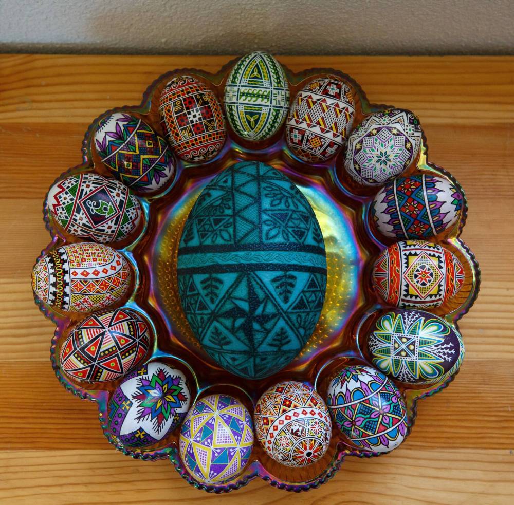 Pysanky surround an emu travlenka (etched egg).