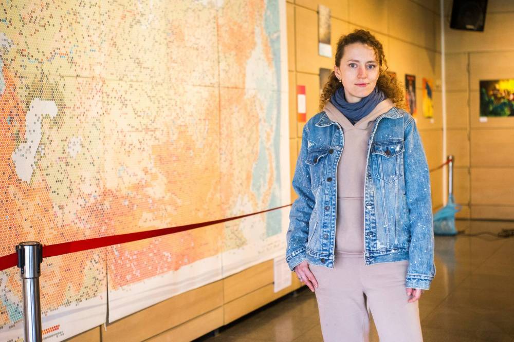MIKAELA MACKENZIE / WINNIPEG FREE PRESS
Ukrainian artist Oksana Pyzh’s work forms the centrepiece of the exhibition. It’s a map of Ukraine, rendered through dots of paint; inside each dot is a Cyrillic letter drawn from the text of the 1991 Belovezh Accords that dissolved the Soviet Union.