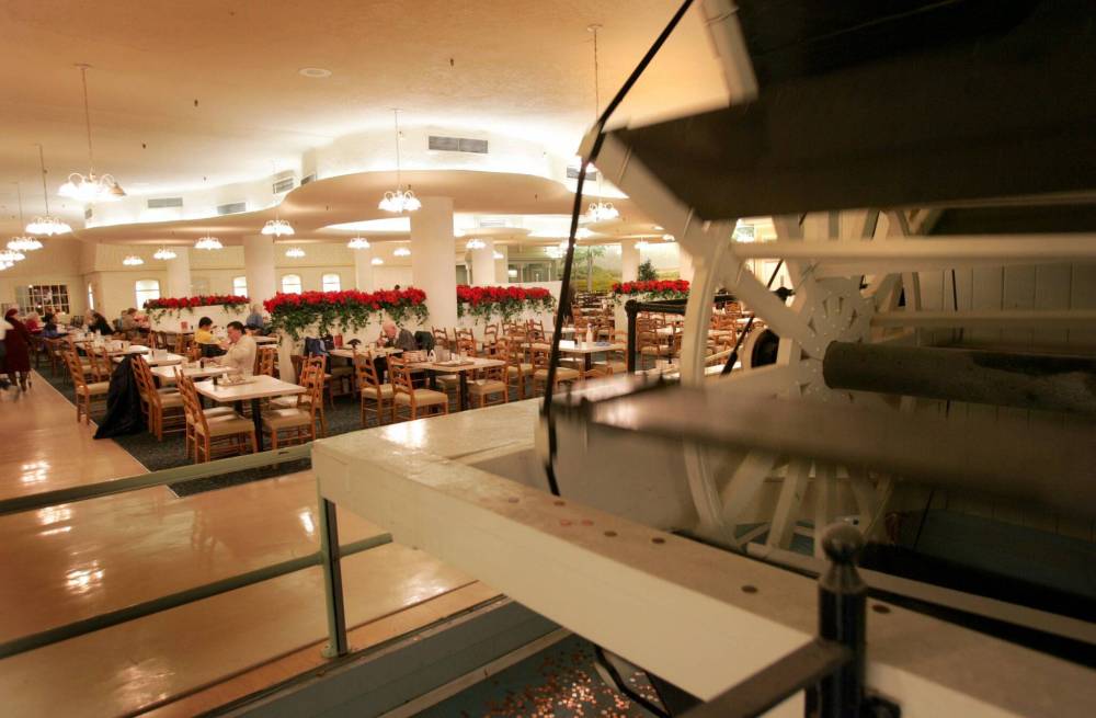 The announcement of a Paddlewheel 2.0 stirred nostalgia and memories of lunches with grandparents, comfort food and Jell-O. (Wayne Glowacki / Winnipeg Free Press files)