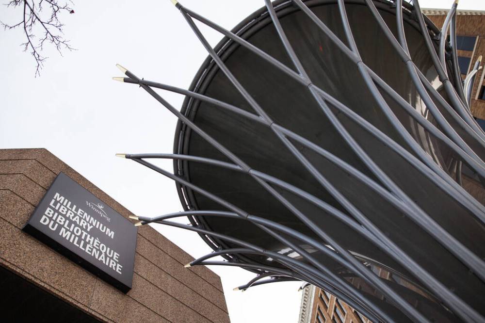 DANIEL CRUMP / WINNIPEG FREE PRESS FILES
The Millennium Library in downtown Winnipeg. The new community space at the library will be staffed by municipal community crisis workers and library staff, while the city has also approached outreach groups who could offer additional services.