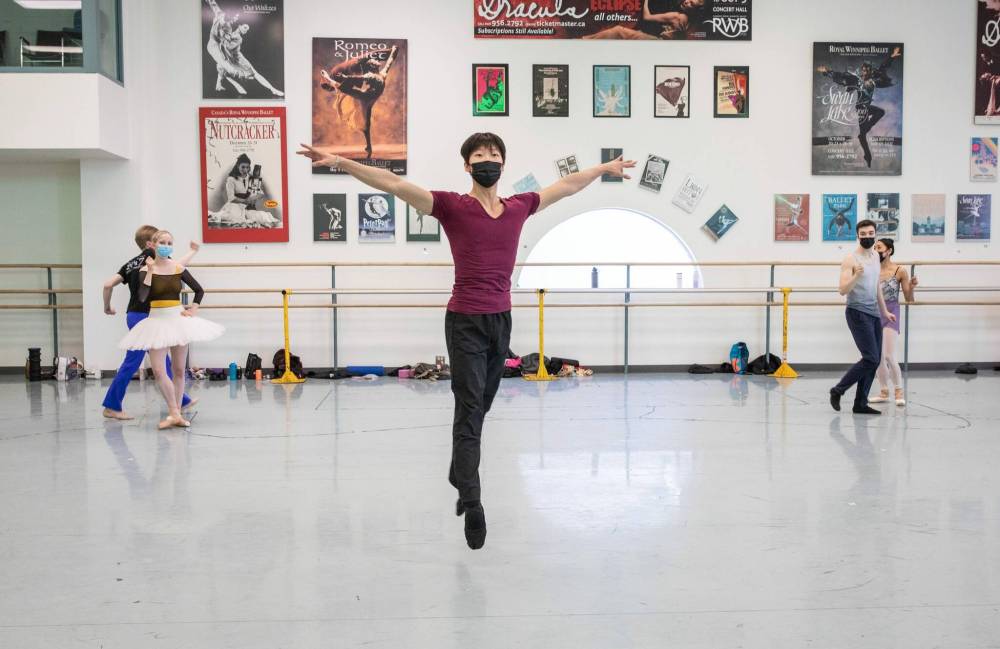 JESSICA LEE / WINNIPEG FREE PRESS
‘It’s a classical vocabulary with influences from other genres,” choreographer Val Caniparoli says of his tap and jazz-inspired A Cinderella Story.