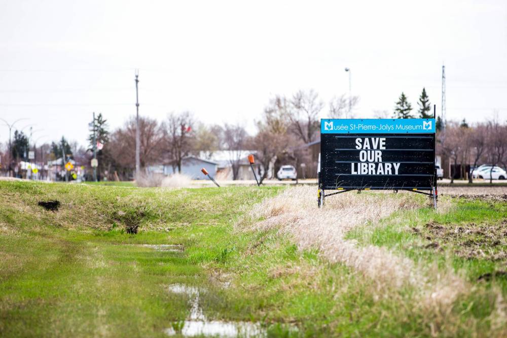 MIKAELA MACKENZIE / WINNIPEG FREE PRESS
In a bid to stay put, library staff have collected more than 1,500 signatures supporting the status quo and gathered letters of support from surrounding municipalities and community members.