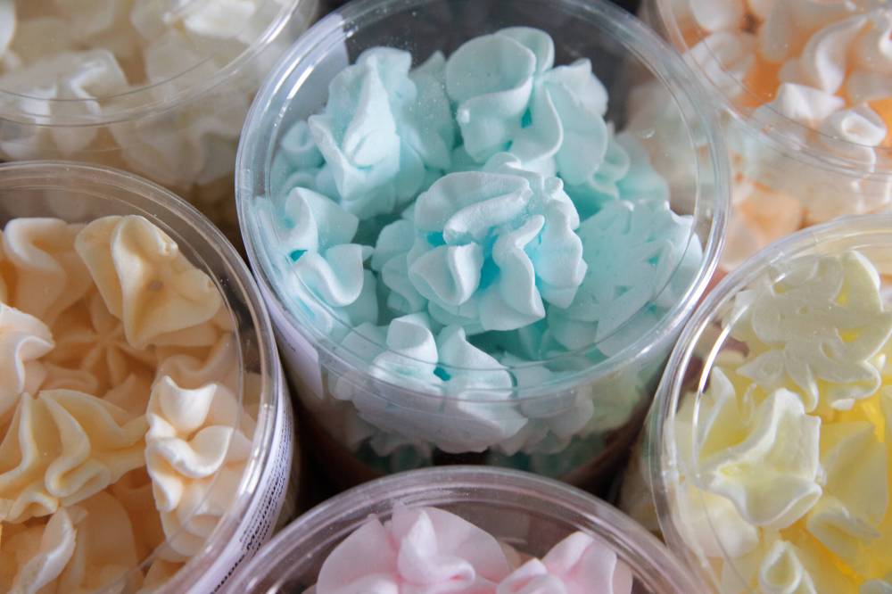 JESSICA LEE / WINNIPEG FREE PRESS
Madame Sucré’s meringues. When Lima moved to Winnipeg in 2015 with her husband and daughter, she initially worked as a baker’s assistant at Sobeys, followed by stints at Baked Expectations and Sweet Impressions.
