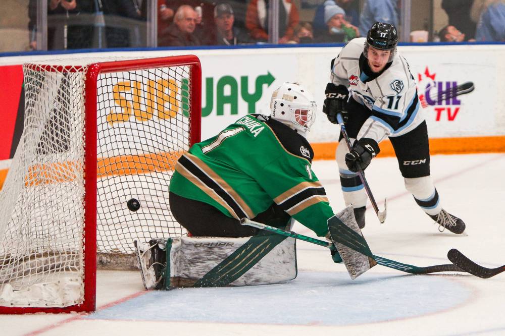 Daniel Crump / Winnipeg Free Press Files
Winnipeg Ice centre Owen Pederson scores against the Prince Albert Raiders in their First round WHL playoff series in April.