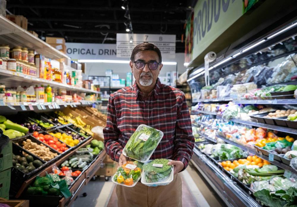 PHOTOS BY JESSICA LEE / WINNIPEG FREE PRESS
Owner Dinu Tailor will celebrate the 40th anniversary of operating Dino’s Grocery Mart early in the new year.