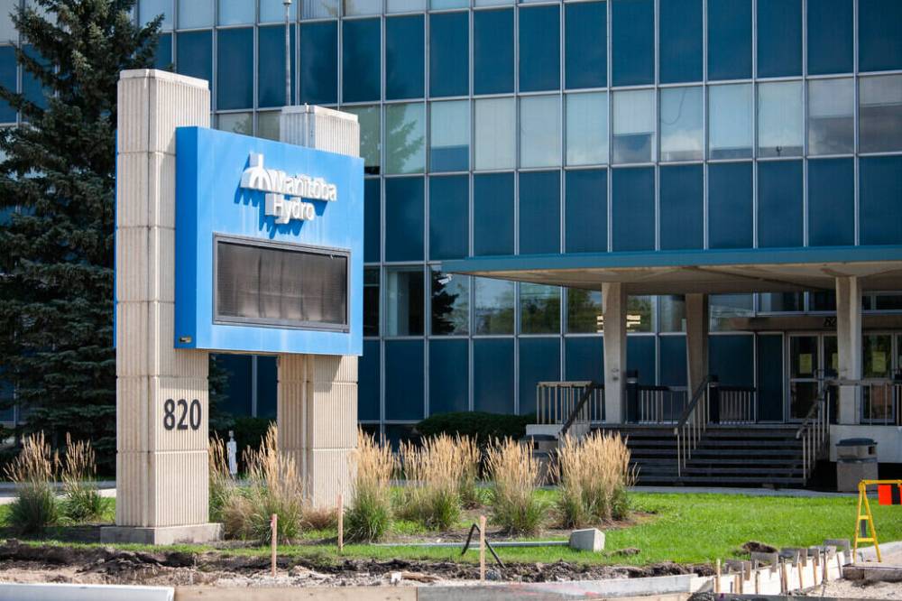 DANIEL CRUMP / WINNIPEG FREE PRESS FILES
The new bill imposes debt-to-equity targets (80 per cent by 2035 and 70 per cent by 2040) Manitoba Hydro must meet by generating enough revenue through rates it charges and export sales.