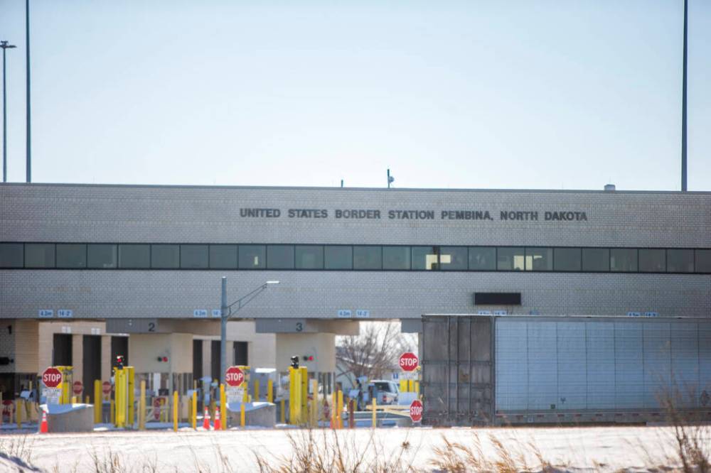 MIKAELA MACKENZIE / WINNIPEG FREE PRESS The border crossing in Emerson, Manitoba.