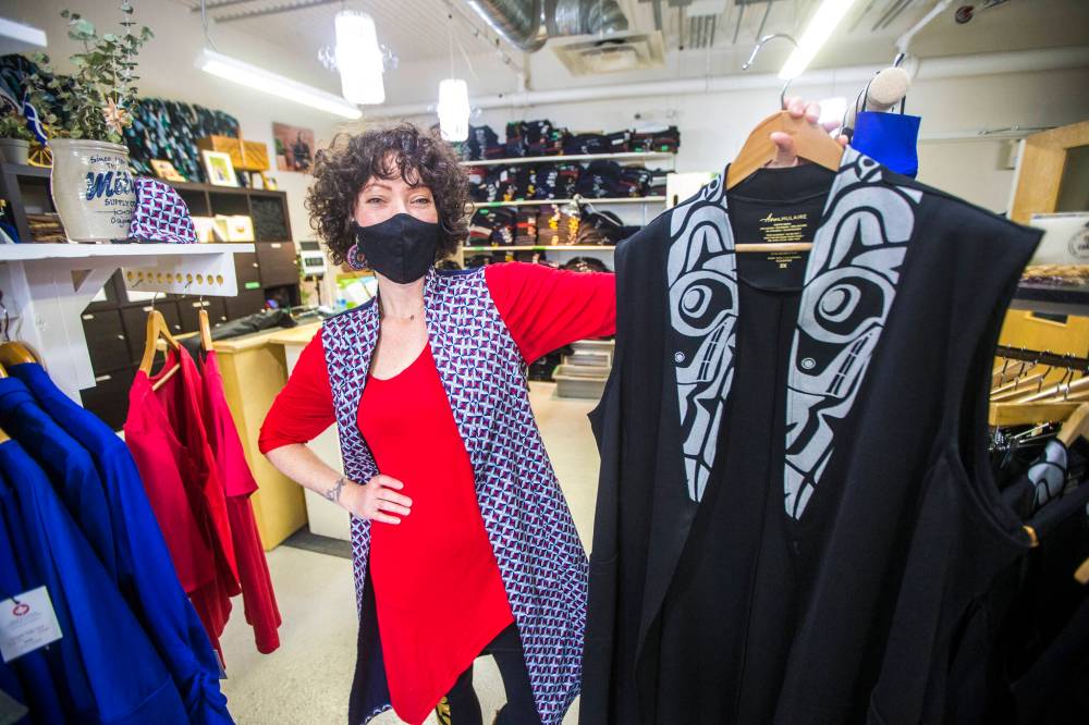 MIKAELA MACKENZIE / WINNIPEG FREE PRESS FILES
Andréanne Dandeneau, owner of Anne Mulaire fashion, poses for a portrait in her shop.