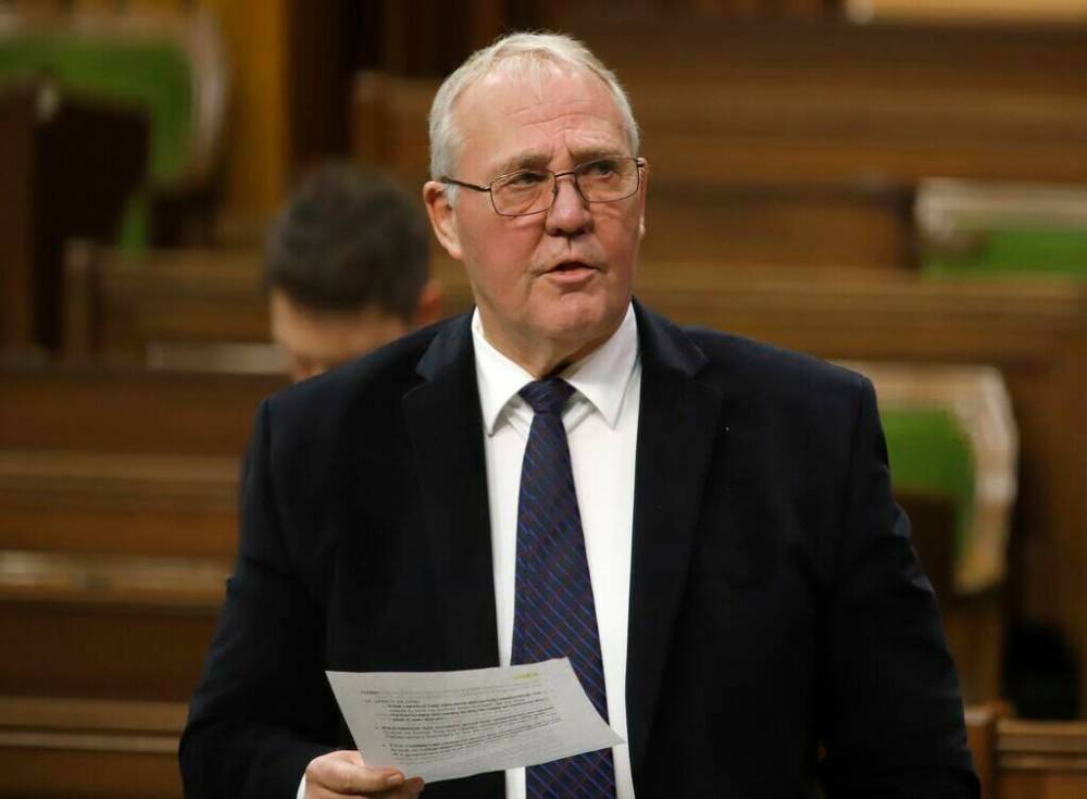 If there really does exist a reserve force of ICU nurses who are available and ready to move , hopefully federal Minister of Emergency Preparedness Bill Blair will look favourably on Manitoba’s request. (Patrick Doyle / The Canadian Press files)