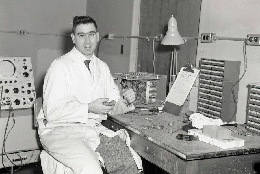 SUPPLIED PASSAGES - Monte Raber Monte Raber - Head of the Biomedical Engineering Department Dept HSC - 1959
