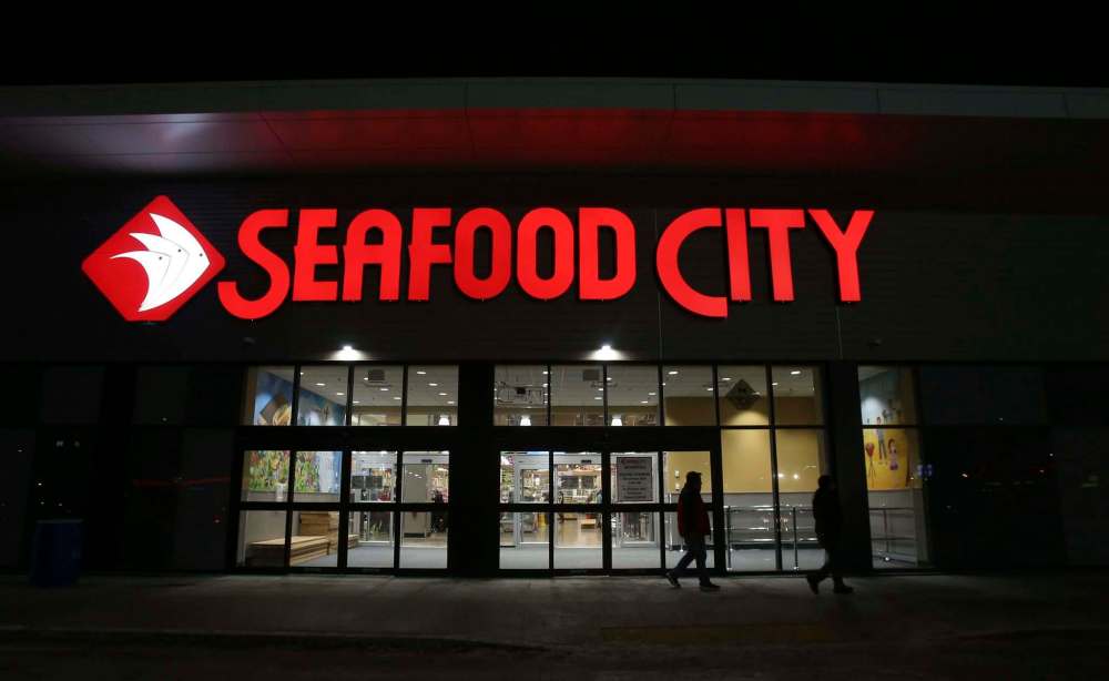SHANNON VANRAES / WINNIPEG FREE PRESS
Seafood City Supermarket at Garden City Shopping Centre.