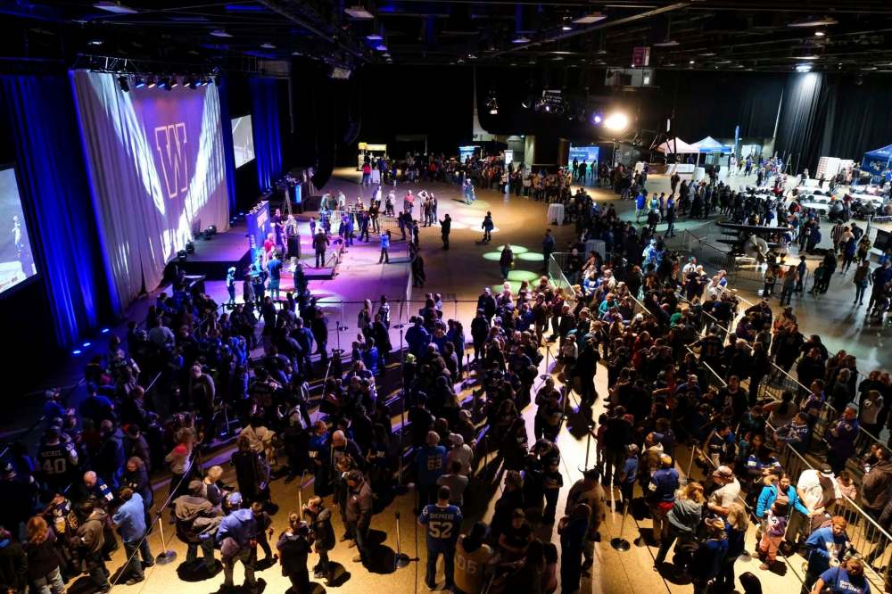 Hundreds of people turned out at Saturday's free family event at the RBC Convention Centre to celebrate the Bombers Grey Cup victory. (Daniel Crump / Winnipeg Free Press)